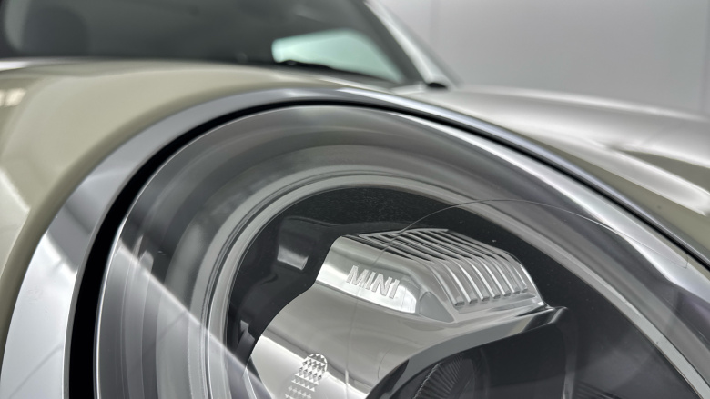 MINI Hatchback 1.5 Cooper Classic II 3dr Petrol Hatchback